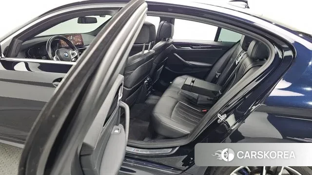 BMW 5 Series (G30) 2021 Черный из Кореи, фото 4