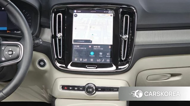 Volvo XC40 2025 Белый из Кореи, фото 4