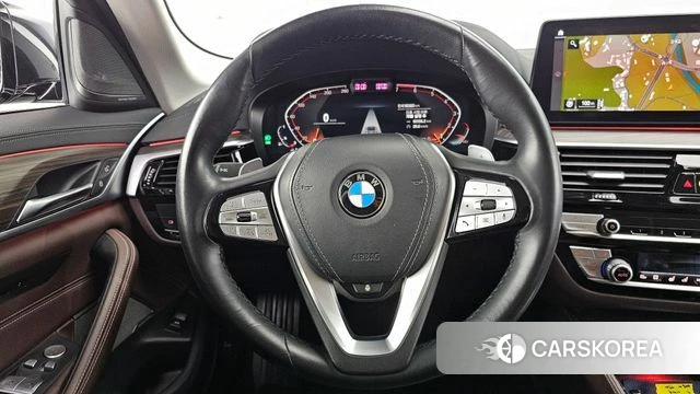 BMW 5 Series (G30) 2021 Черный из Кореи, фото 4