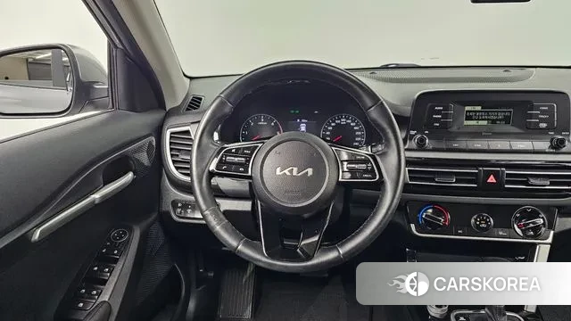 Kia Seltos 2021 Серый из Кореи, фото 4
