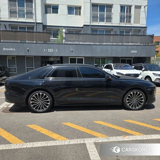 Hyundai Grandeur Hybrid (GN7) 2023 Черный из Кореи, фото 4