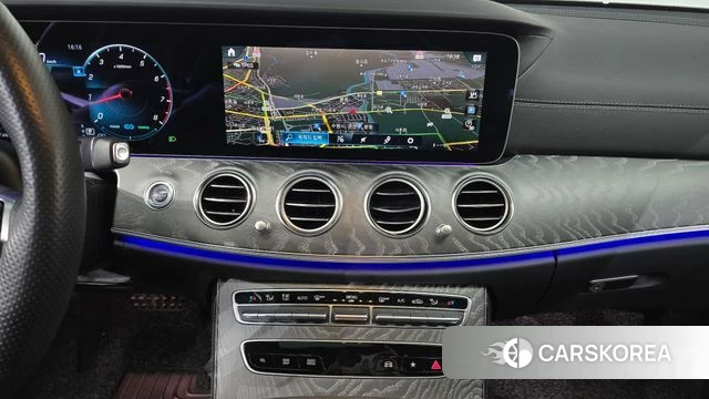 Mercedes-Benz E-Class W213 2023 Белый из Кореи, фото 4