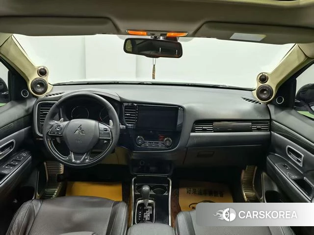 Mitsubishi  Outlander 2018 Белый из Китая, фото 4