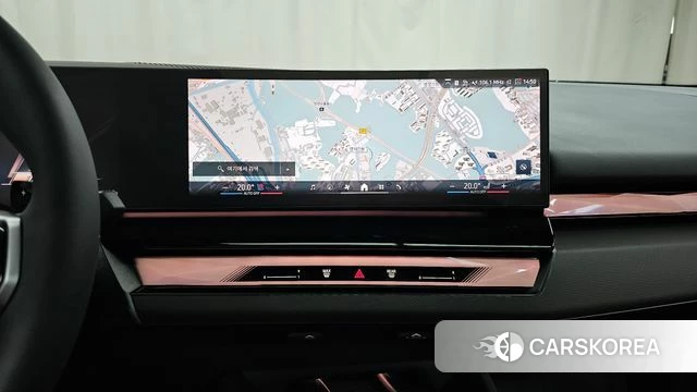 BMW 5 Series (G60) 2025 Черный из Кореи, фото 4