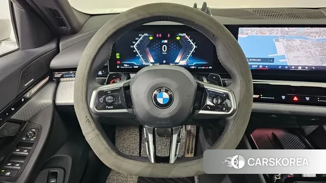 BMW 5 Series (G60) 2024 Белый из Кореи, фото 4