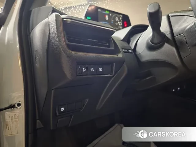 Toyota Prius 5th Generation 2023 Белый из Кореи, фото 4