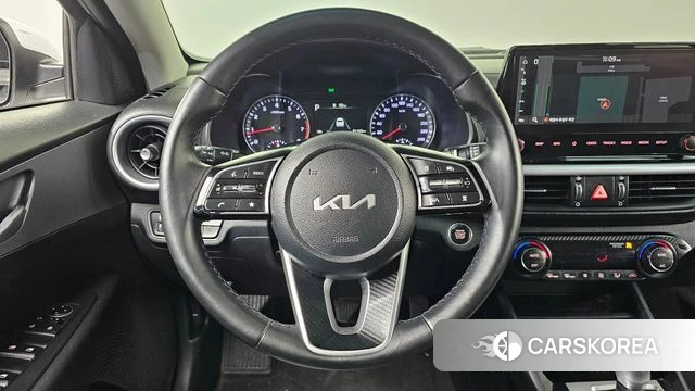 Kia The New K3 2nd generation 2022 Белый из Кореи, фото 4