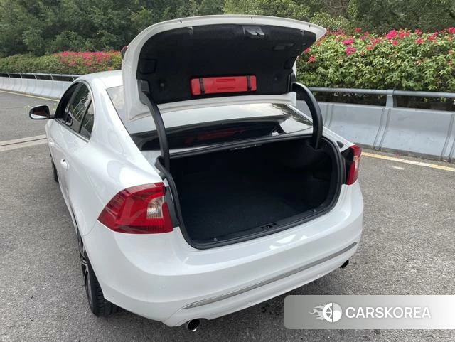 Volvo S60 2019 Белый из Китая, фото 4