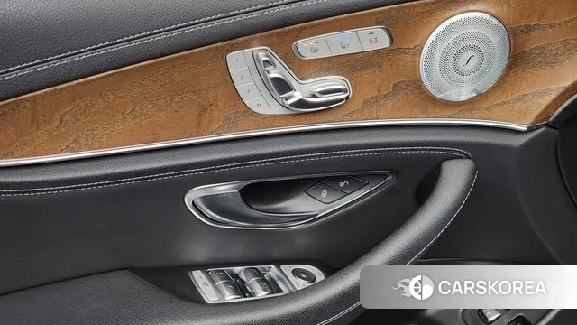 Mercedes-Benz E-Class W213 2020 Серебристо-серый из Кореи, фото 4