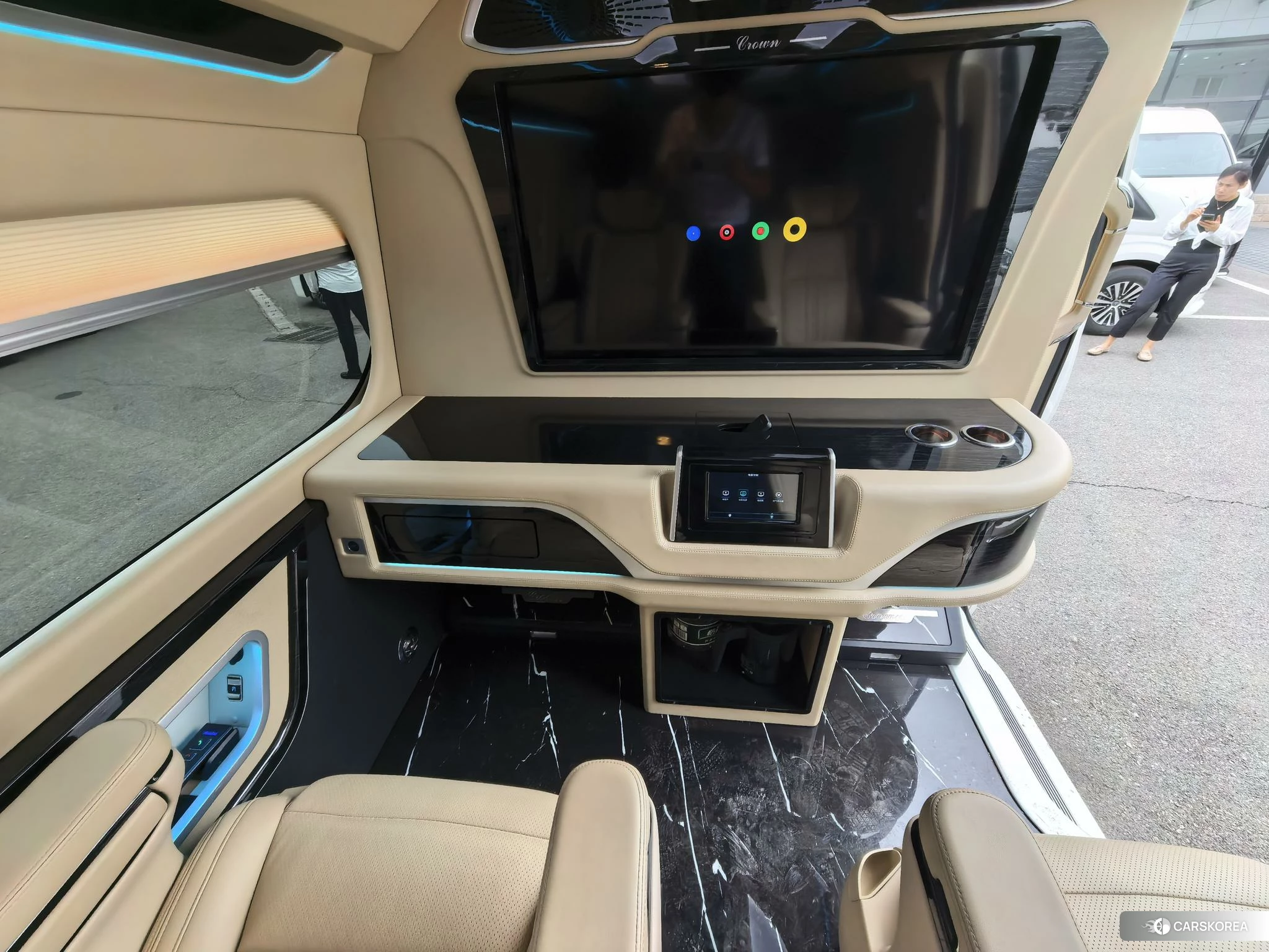 Toyota Hiace 2023 Белый из Китая, фото 4
