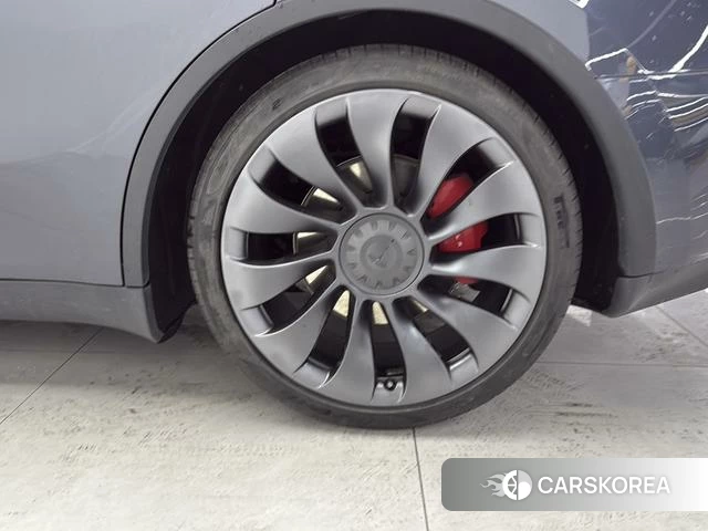 Tesla Model Y 2022 Темно-серый из Китая, фото 4