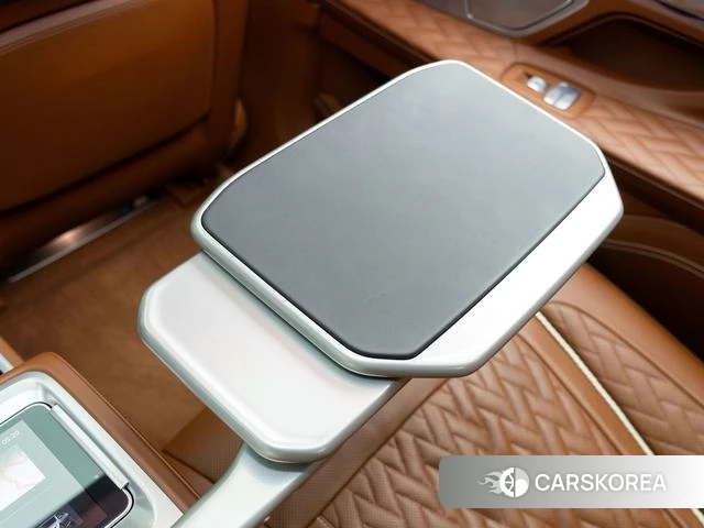 BMW 7 series 2023 Черный из Китая, фото 4