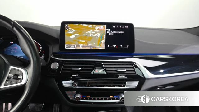 BMW 5 Series (G30) 2021 Черный из Кореи, фото 4