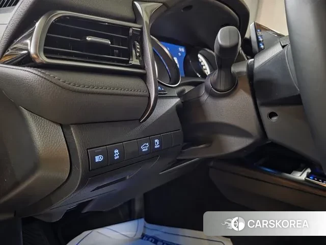 Toyota Camry (XV70) 2023 Серебряный из Кореи, фото 4