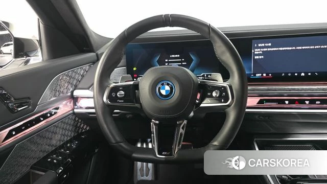 BMW 7 Series (G70) 2023 Черный из Кореи, фото 4