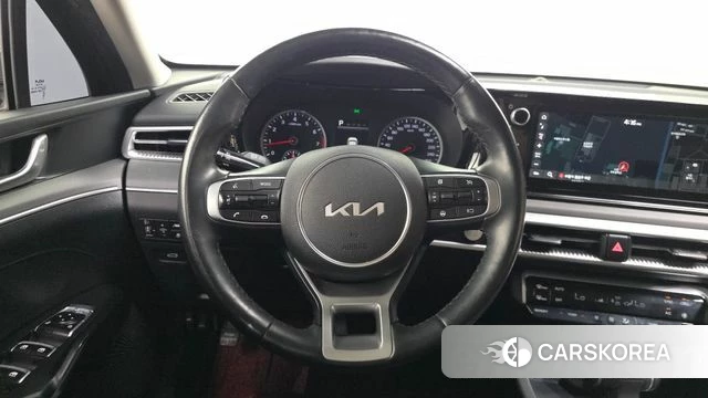 Kia K5 3rd generation 2023 Серый из Кореи, фото 4