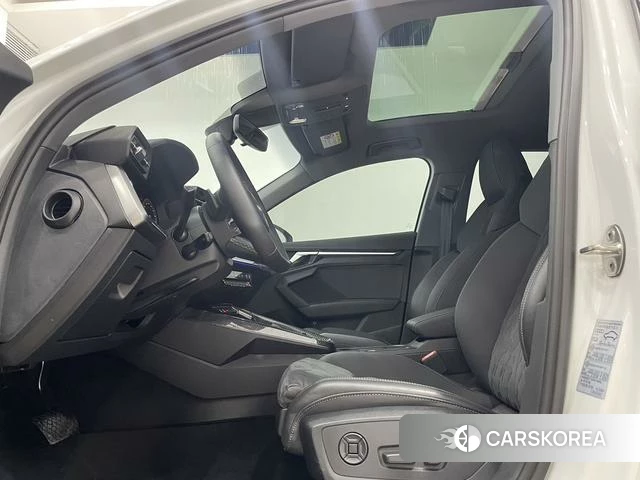 Audi A3 2023 Белый из Китая, фото 4