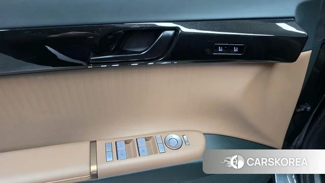 Hyundai Grandeur Hybrid (GN7) 2023 Серебристо-серый из Кореи, фото 4