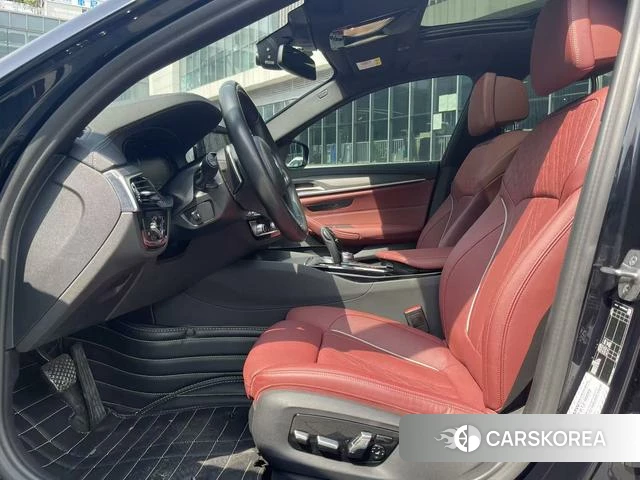 BMW 5 series 2023 Черный из Китая, фото 4