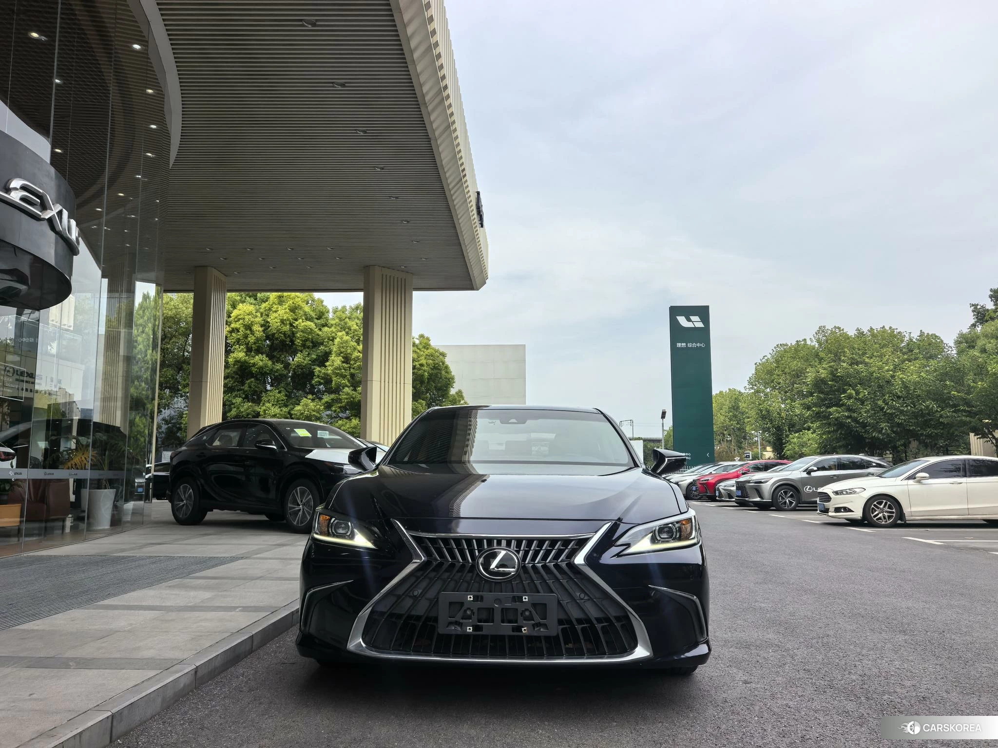 Lexus ES 2023 Синий из Китая, фото 4