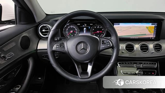 Mercedes-Benz E-Class W213 2018 Белый из Кореи, фото 4