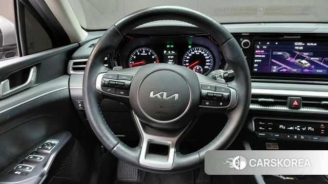 Kia K5 3rd generation 2023 Серебристо-серый из Кореи, фото 4