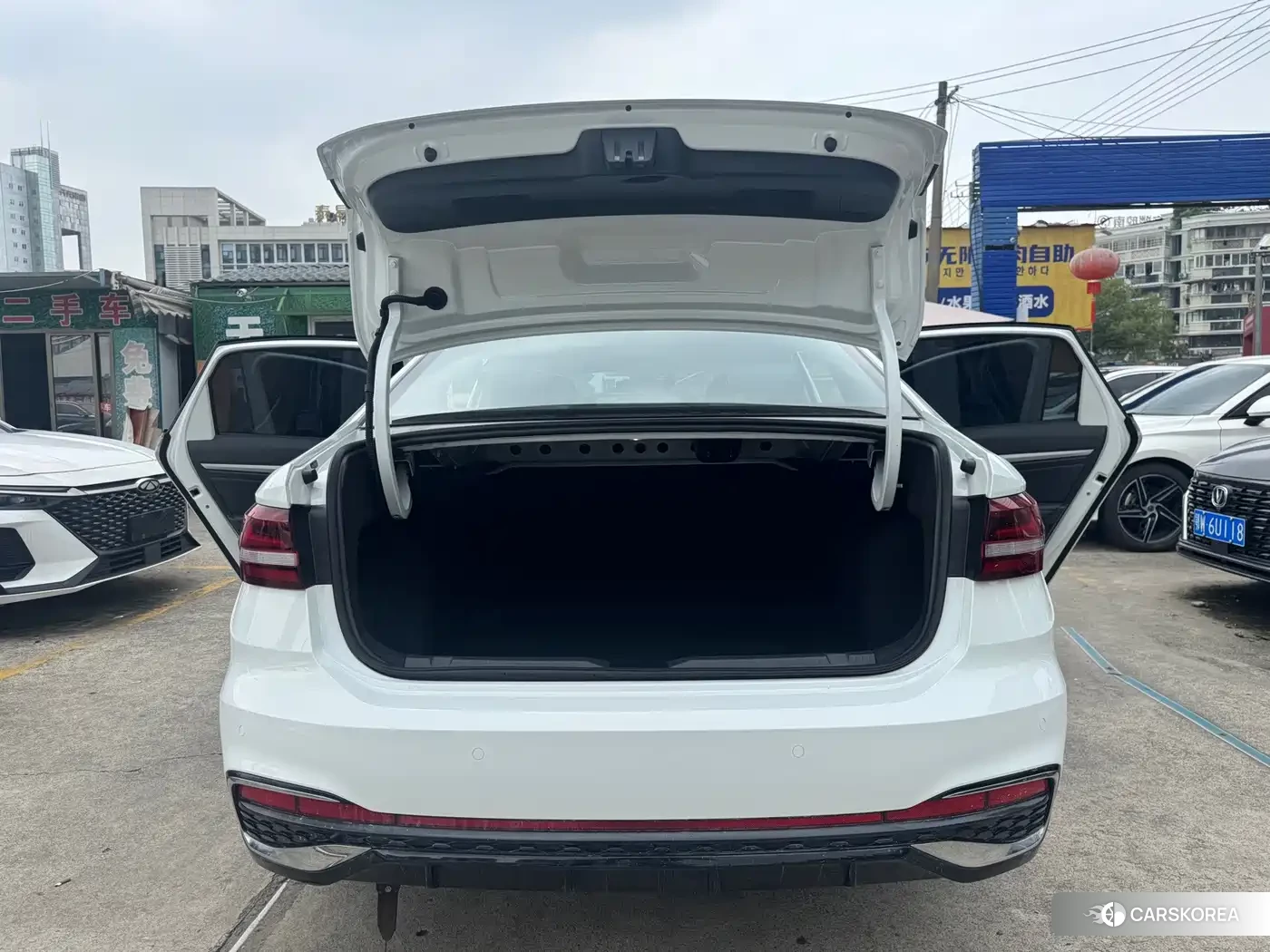 Volkswagen Lavida 2025 Белый из Китая, фото 4