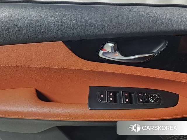 Kia The New K3 2nd generation 2021 Черный из Кореи, фото 4