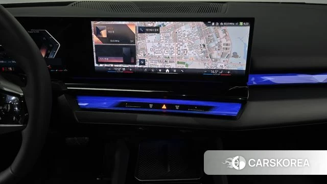 BMW 5 Series (G60) 2025 Черный из Кореи, фото 4