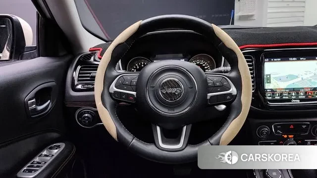 Jeep Compass 2nd Generation 2018 Белый из Кореи, фото 4