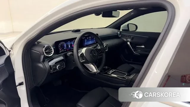 Mercedes-Benz A-Class W177 2025 Белый из Кореи, фото 4