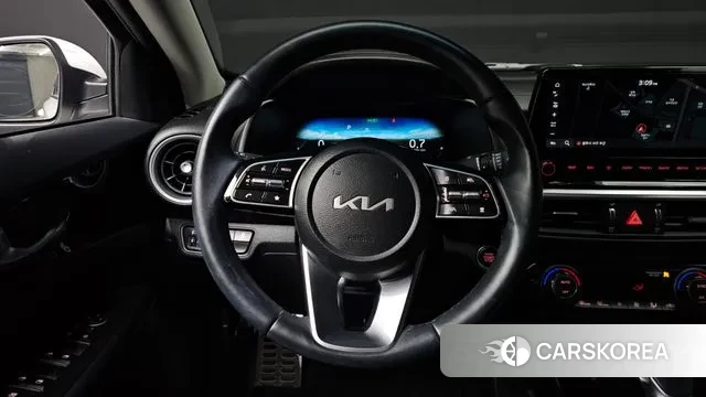 Kia The New K3 2nd generation 2023 Белый из Кореи, фото 4
