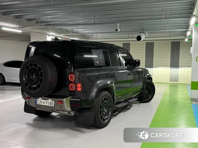 Land Rover Defender (L663) 2024 Черный двухцветный из Кореи, фото 4
