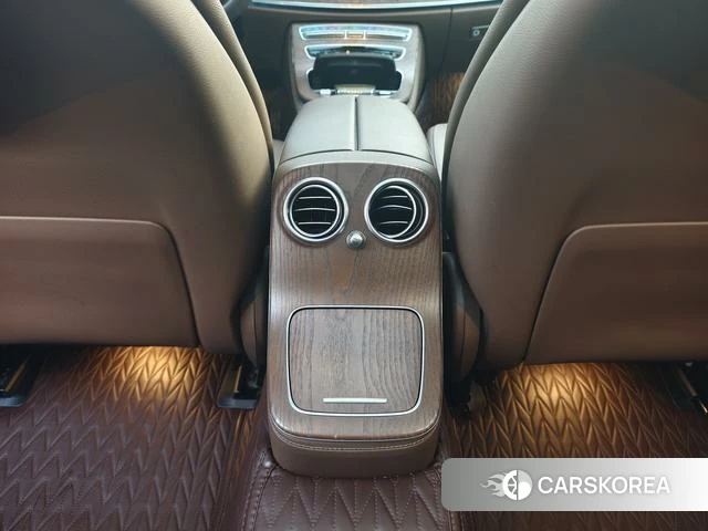 Mercedes-Benz E-class 2023 Зеленый из Китая, фото 4