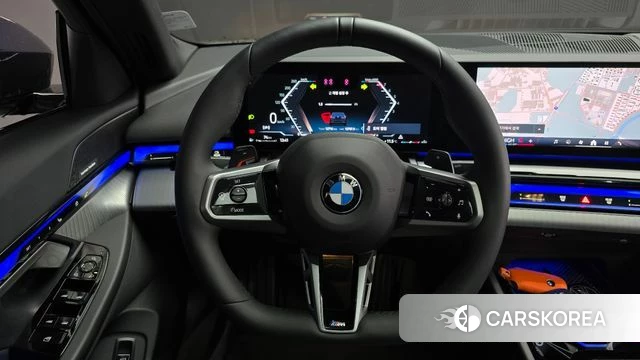 BMW 5 Series (G60) 2025 Черный из Кореи, фото 4