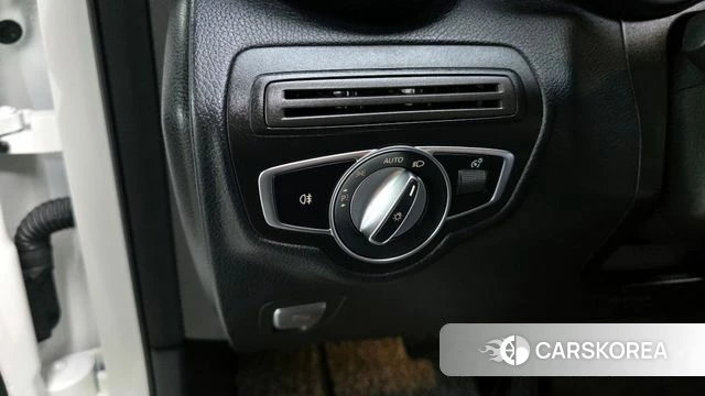 Mercedes-Benz GLC-Class X253 2018 Белый из Кореи, фото 4