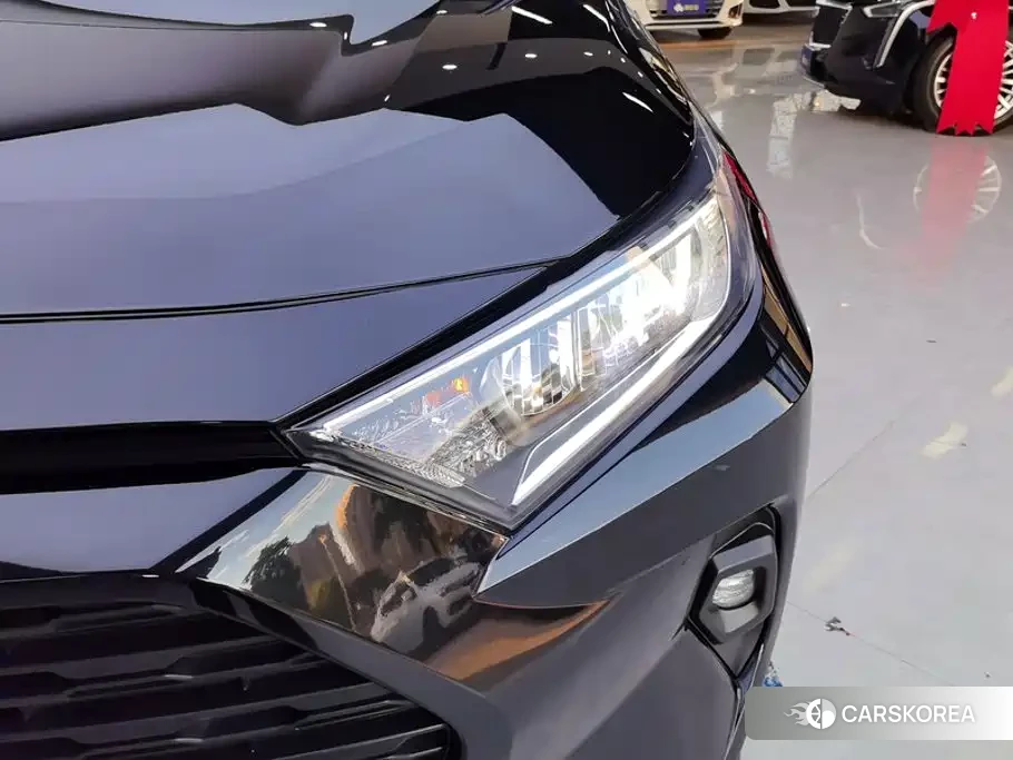 Toyota RAV4 2024 Черный из Китая, фото 4
