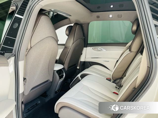 Zhiji Automobile Zhiji LS7 2023 Шампань из Китая, фото 4