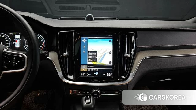 Volvo V60 Cross-Country 2nd Generation 2020 Белый из Кореи, фото 4