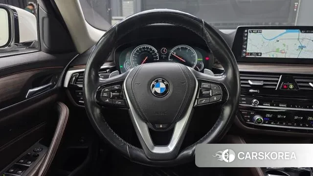 BMW 5 Series (G30) 2018 Белый из Кореи, фото 4