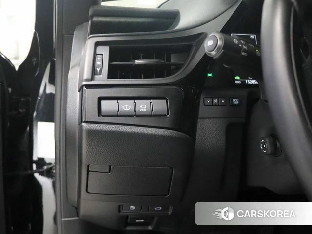 Lexus ES300h 7th generation 2025 Черный из Кореи, фото 4
