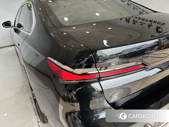 BMW 7 series 2024 Черный из Китая, фото 4
