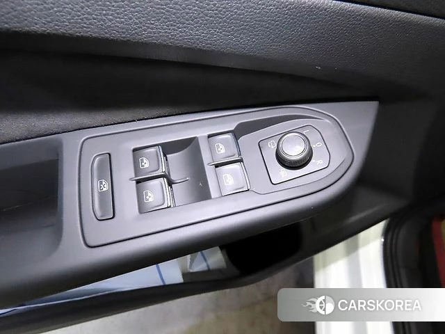 Volkswagen Golf 8th Generation 2025 Белый из Кореи, фото 4