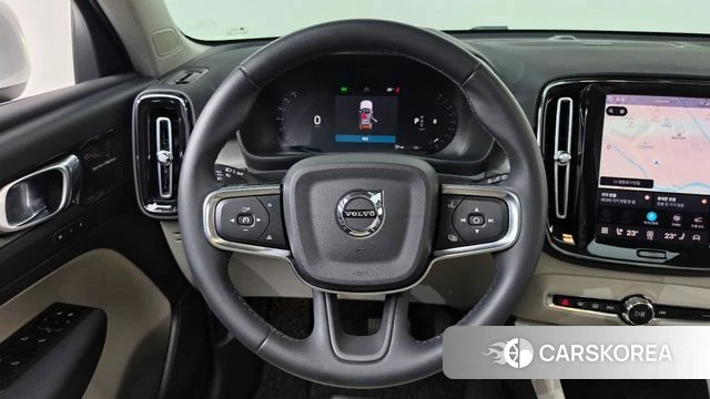 Volvo XC40 2023 Белый из Кореи, фото 4