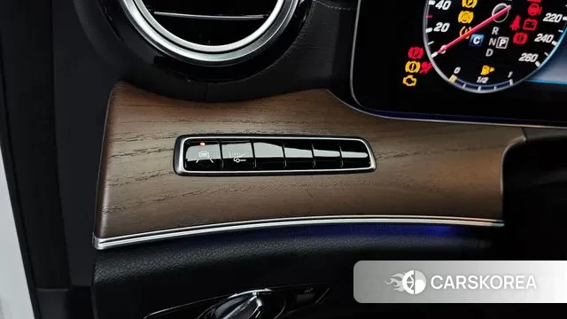 Mercedes-Benz E-Class W213 2018 Белый из Кореи, фото 4