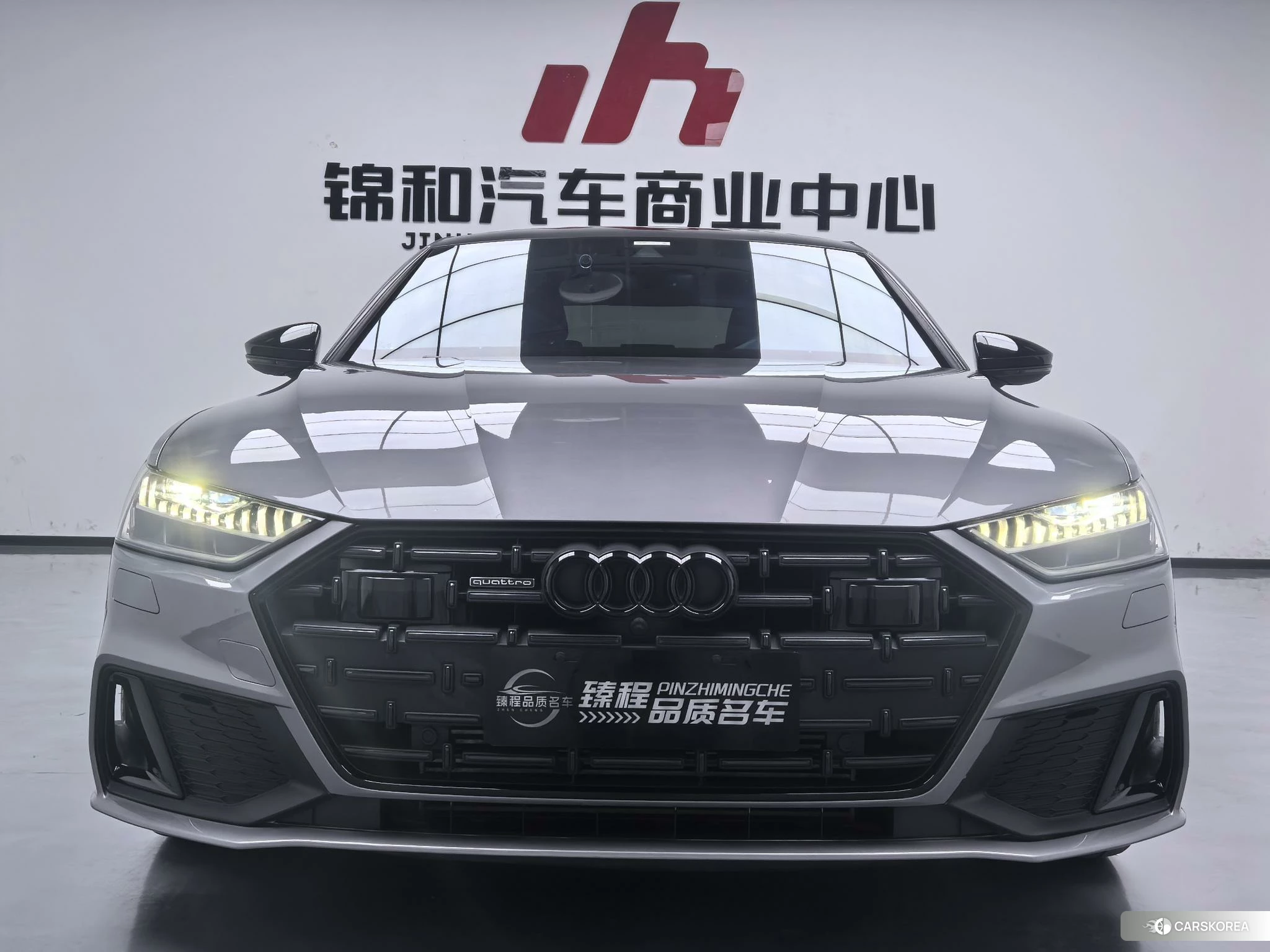 Audi A7L 2022 Серебристо-серый из Китая, фото 4