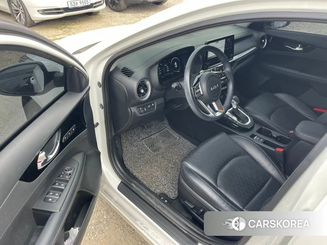 Kia The New K3 2nd generation 2021 Белый из Кореи, фото 4