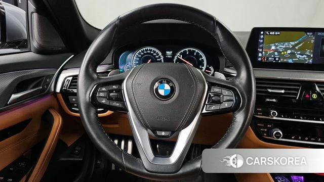 BMW 5 Series (G30) 2018 Серебристо-серый из Кореи, фото 4