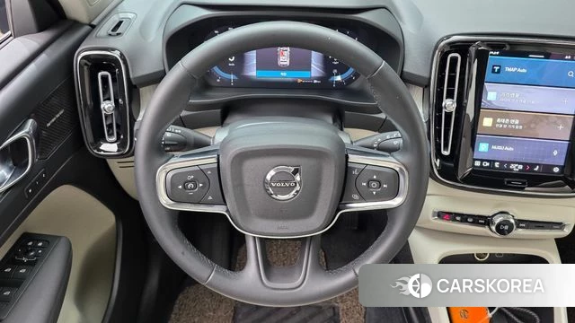 Volvo XC40 2023 Белый из Кореи, фото 4