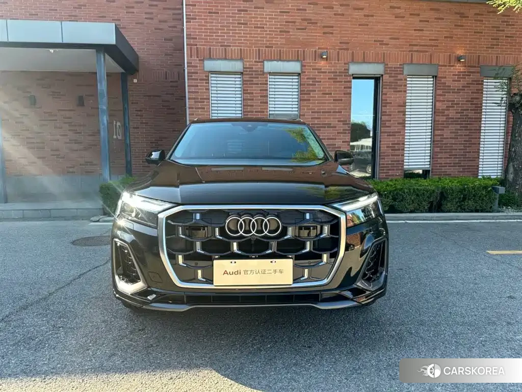Audi Q7 2026 Черный из Китая, фото 4